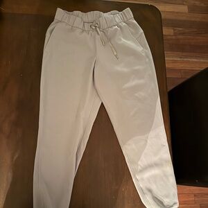 Lululemon Align High-Rise Jogger – Size 4 – Light Grey / Taupe